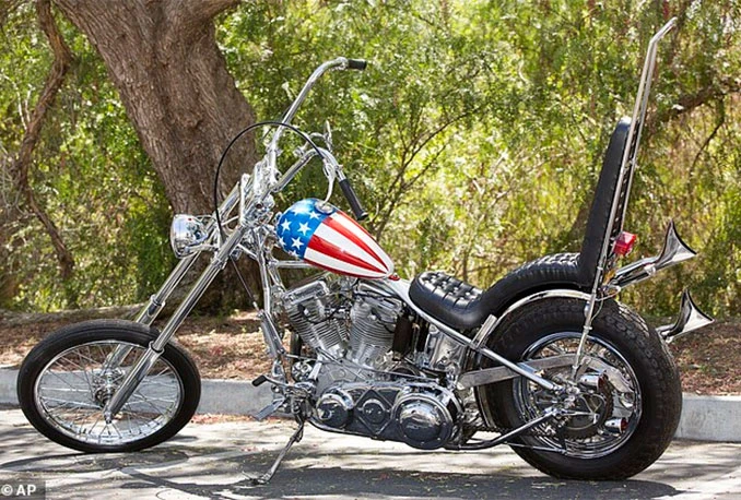 Prodaje se Harley Davidson iz filma 'Goli u sedlu'