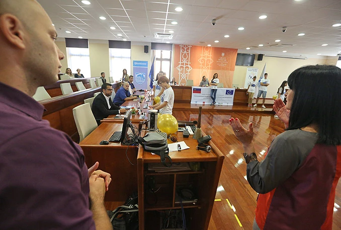 Mostar: 36 pitanja za mlade političare