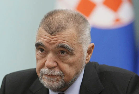 Mesić šuti o uhićenju Lijanovića koji su mu platili kampanju