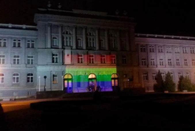 U Zagrebu sklopljen prvi gay brak, par od države dobio kravate