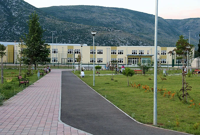 Moderna škola u Zaliku sa stomatološkom ordinacijom i dizalom