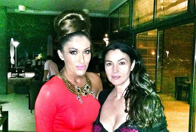 Hana pozirala s Monicom Bellucci