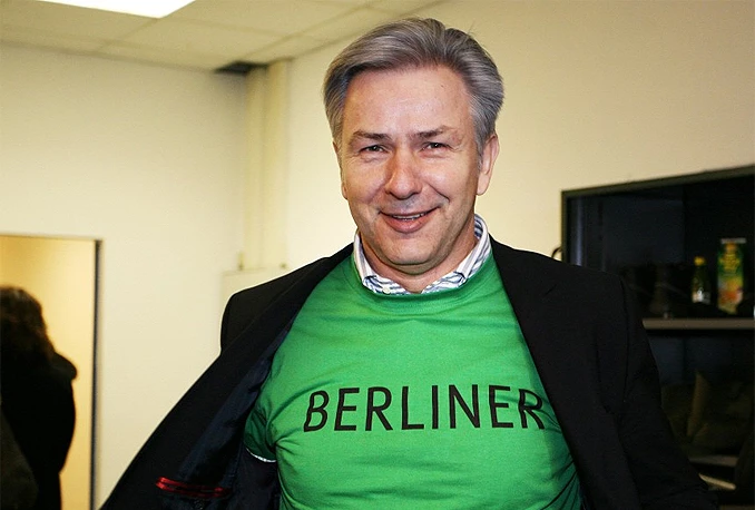 Zbog skandala oko otvaranja nove zračne luke gradonačelnik Berlina Wowereit najavio ostavku