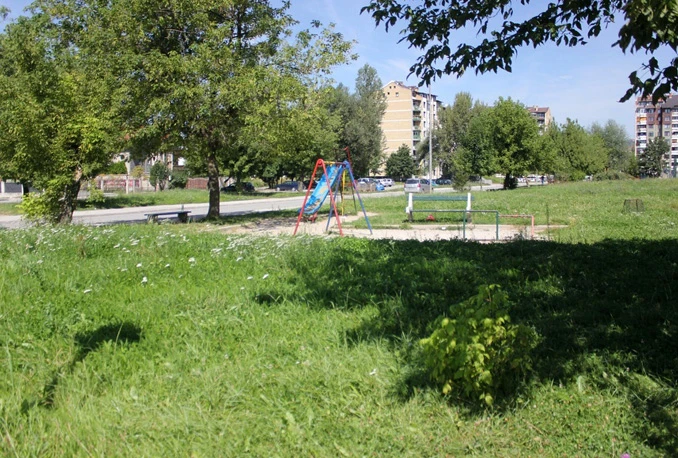 Stariji muškarac se objesio na dječjem igralištu