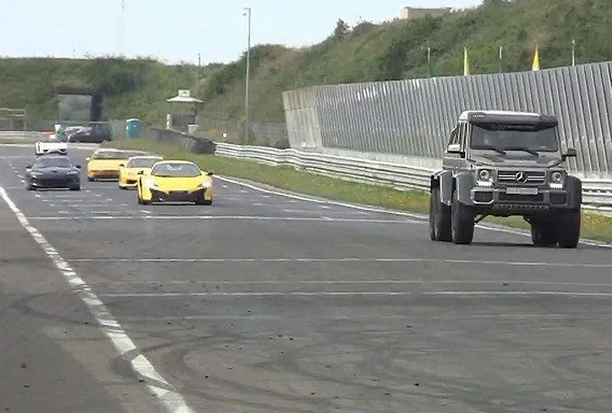 Pogledajte kako G63 AMG 6x6 'terorizira' Ferrarije i McLarene