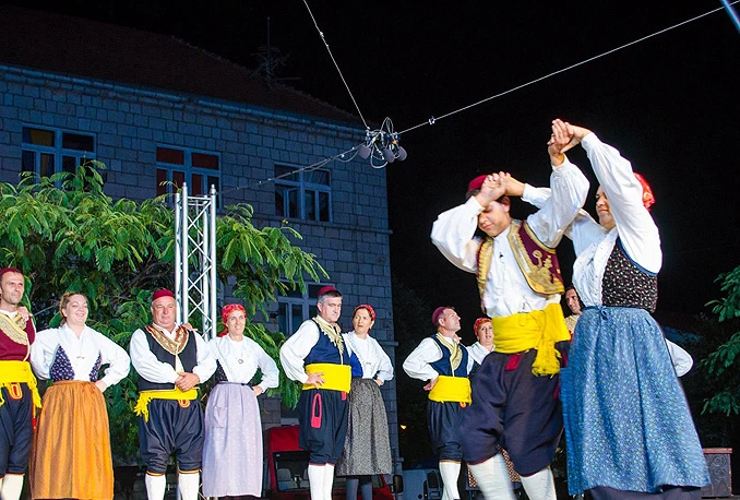 Održana smotra hrvatskog izvornog folklora