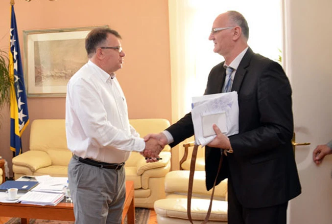 Federalni premijer razgovarao s načelnikom Maglaja: Stanje teško, ali se borimo