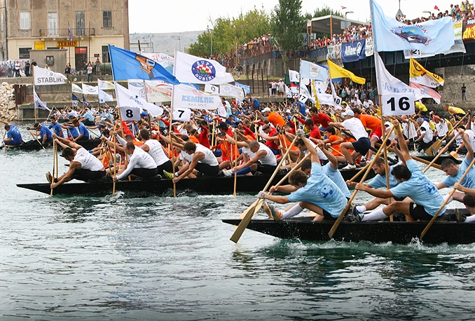 Na 17. maratonu lađa 700 natjecatelja