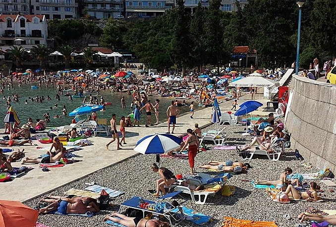 Turisti okupirali Neum - sezona će ipak biti uspješna