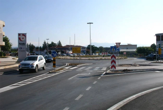 LED rasvjeta na prilazima i u kružnom toku na Tromeđi