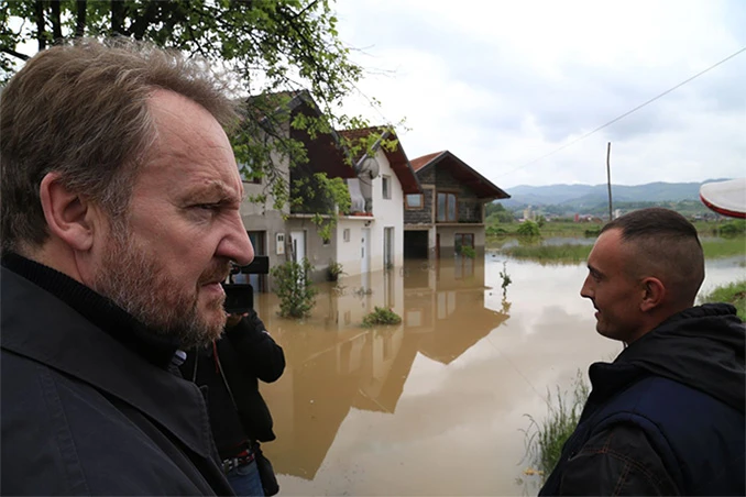 Izetbegović će iz svog džepa platiti obnovu tri stana u Maglaju