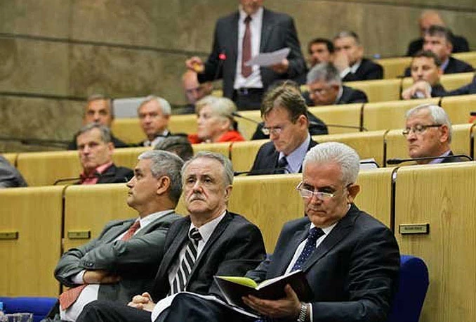 U blagajni manjak, ali po zakonu
