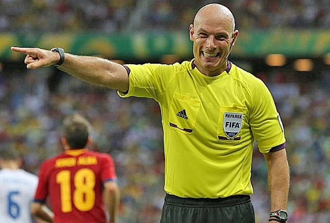 Engleski nogometni sudac Howard Webb odlazi u mirovinu