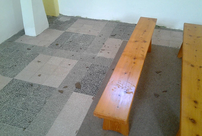Razbijeni prozori na župnoj crkvi u Drežnici