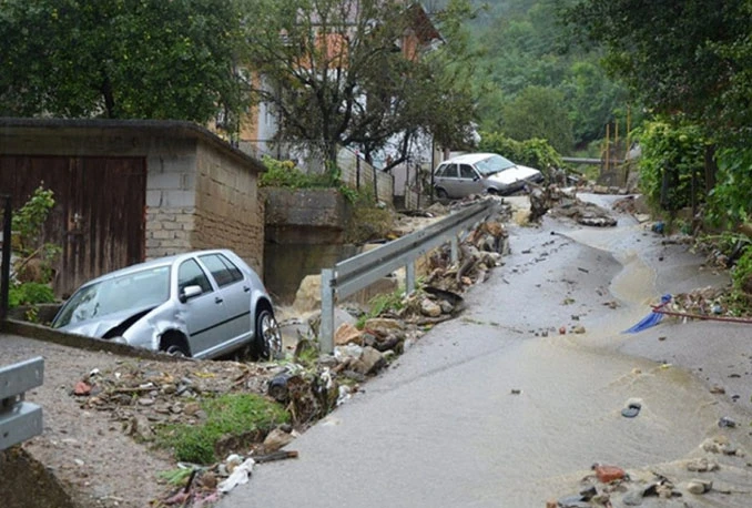 Banja Luka: Klizište zatrpalo kuću; proglašeno izvanredno stanje