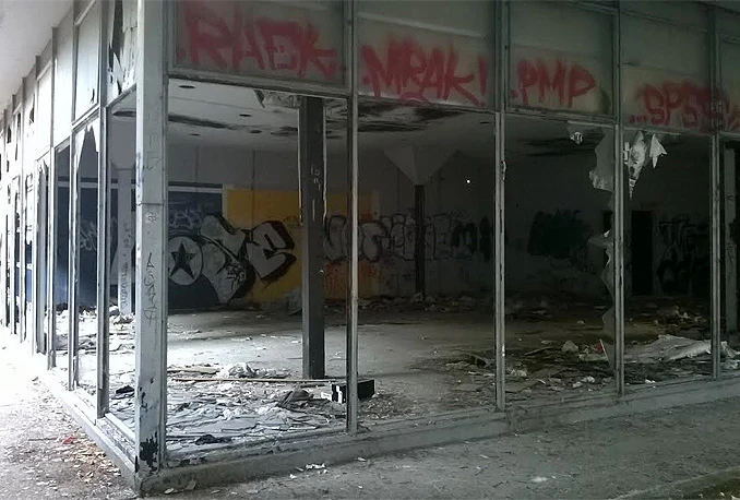 Napušteni objekti u centru Mostara nisu ničija briga