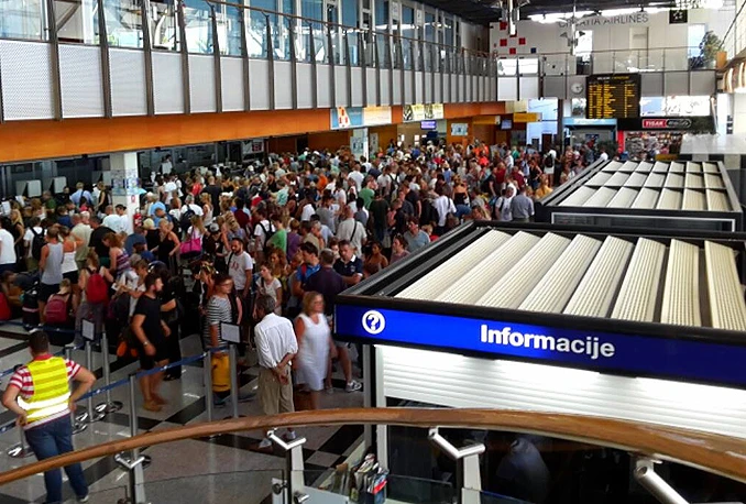 U splitskoj zračnoj luci 27.000 putnika, dnevni rekord