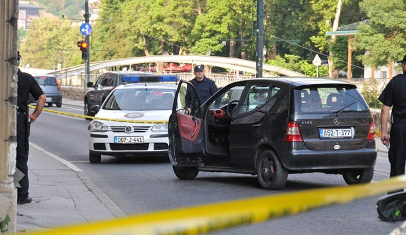 Policija uzvratila vatru i ranila muškarca koji je ukrao automobil