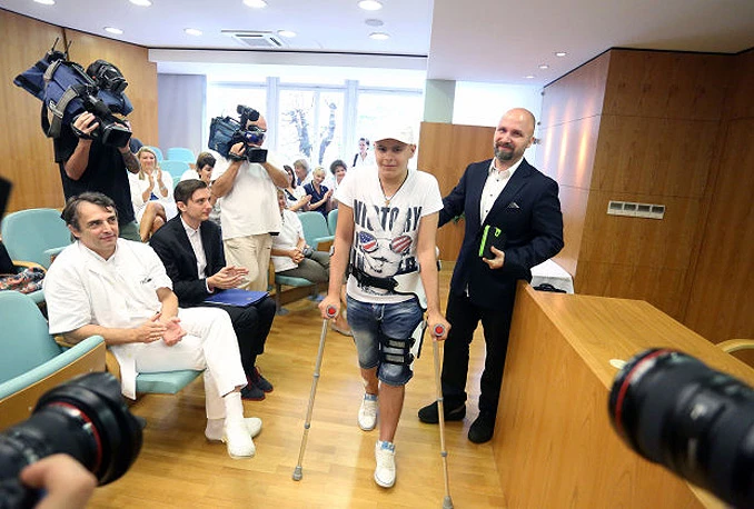 Hrvatski liječnici dječaku ugradili 3D implantat zdjelice