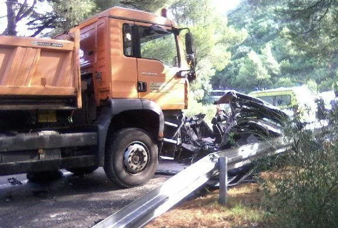 Kod Slanog poginule tri osobe; 8-godišnjak helikopterom prebačen u Split