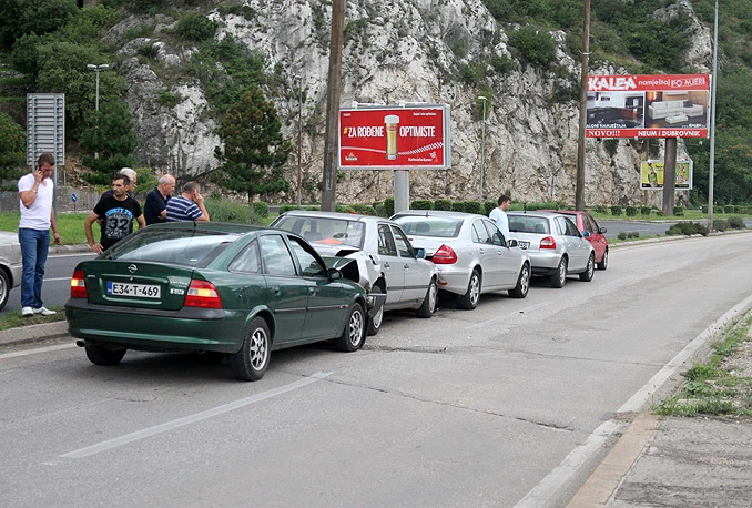 U FBiH tijekom 24 sata zabilježeno preko 100 prometnih nesreća