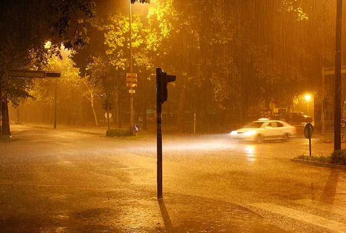 Večeras potencionalno opasno vrijeme - vjetar, tuča, olujno nevrijeme...