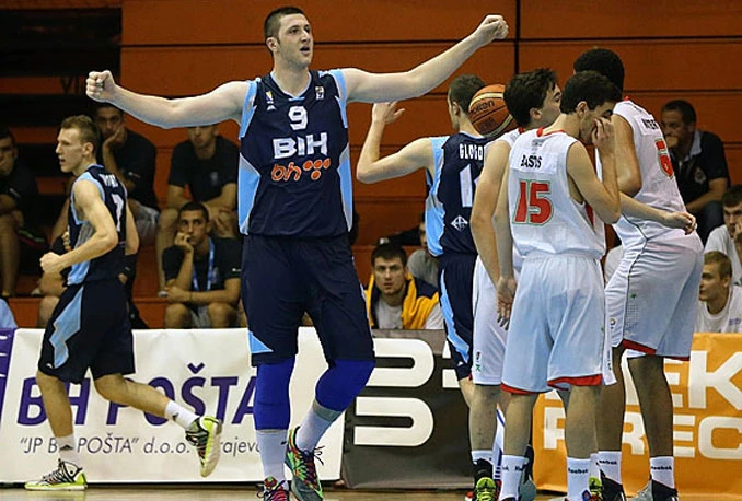 Nurkić iznenada napustio reprezentaciju!