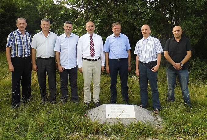Nijemci ostali šokirani stanjem starog groblja u istočnom Mostaru