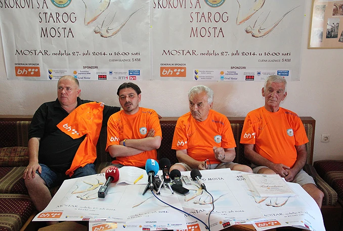Pri kraju pripreme za 448. skokove sa Starog mosta