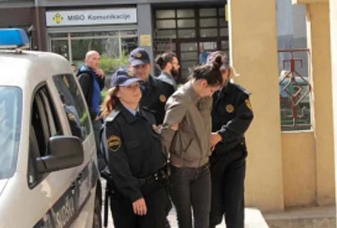 Počelo suđenje Enisi Eminović (20) za ubojstvo nevjenčanog supruga