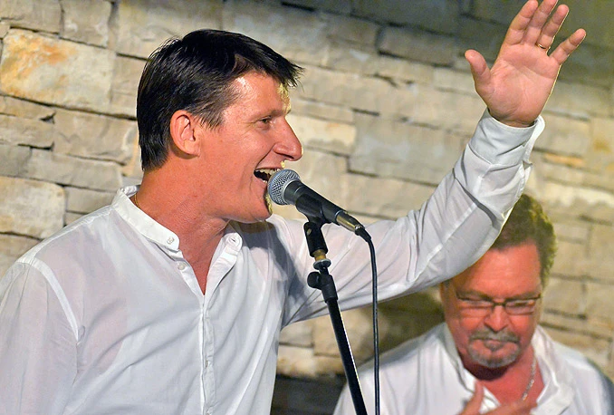 Tomislav Bralić i klapa Intrade pružili Mostarcima jedinstven doživljaj