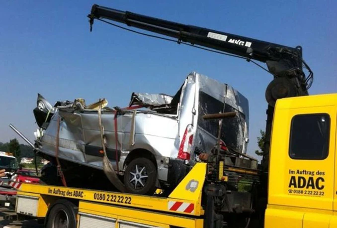 Njemačka: U sudaru dva autobusa i minibusa 9 osoba poginulo, 40 ozlijeđenih