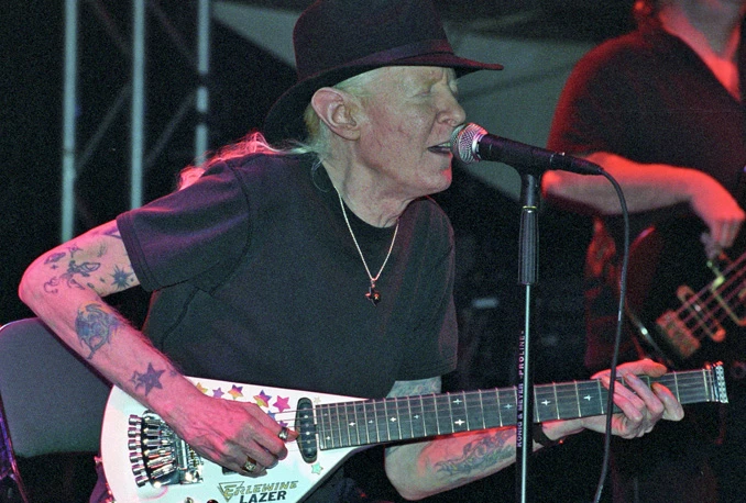 Preminuo blues gitarist Johnny Winter