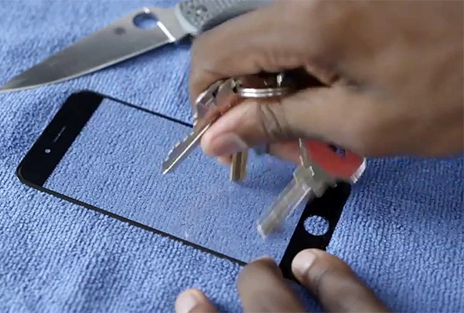 Novi iPhone 6 stiže s neuništivim zaslonom, otpornim na sve i praktički nepoderivim?!