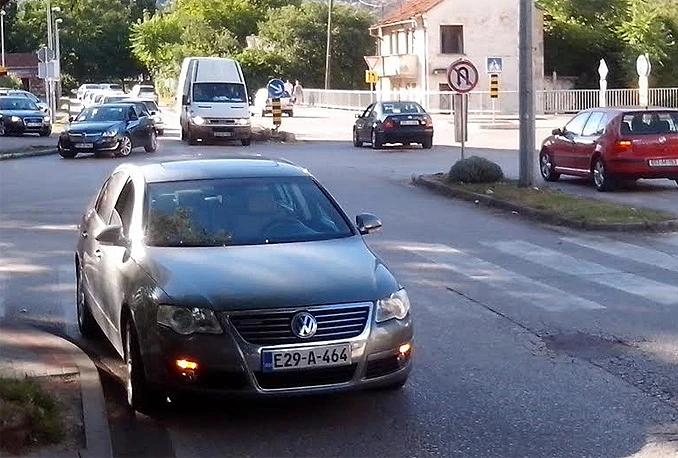 Posljedica sudara na vrhu Avenije manja materijalna šteta