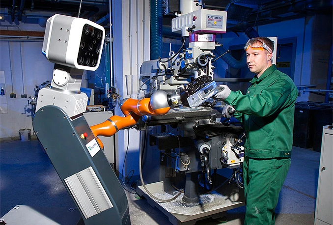 Ljudi ostaju bez posla zbog robota!