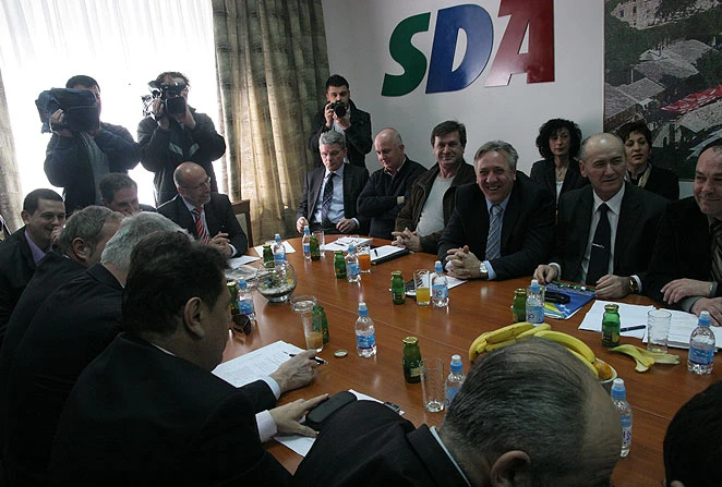 SDA: OHR snosi dio odgovornosti za stanje u Mostaru