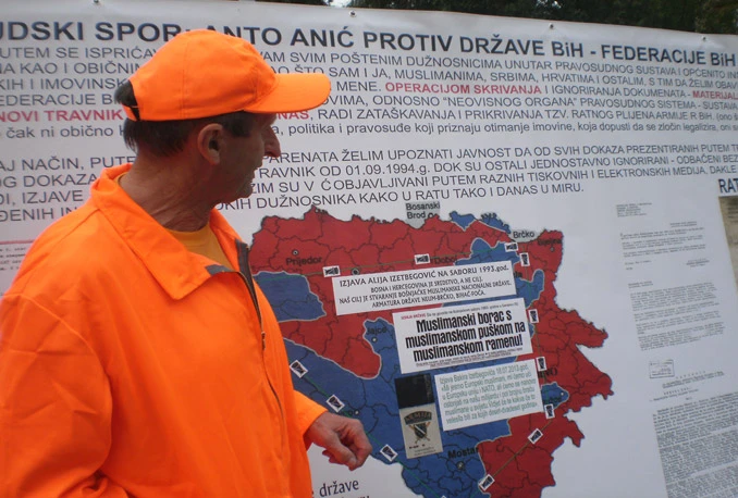 Anić u odijelu zatvorenika iz Guantanama: Normalan čovjek u BiH nema pravne zaštite