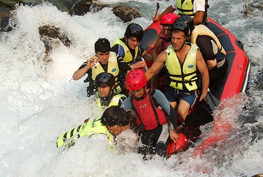HPD Prenj 1933 organizira rafting na Neretvi