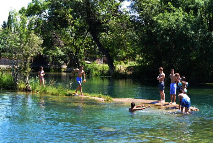 Veliki broj kupača na čapljinskim rijekama