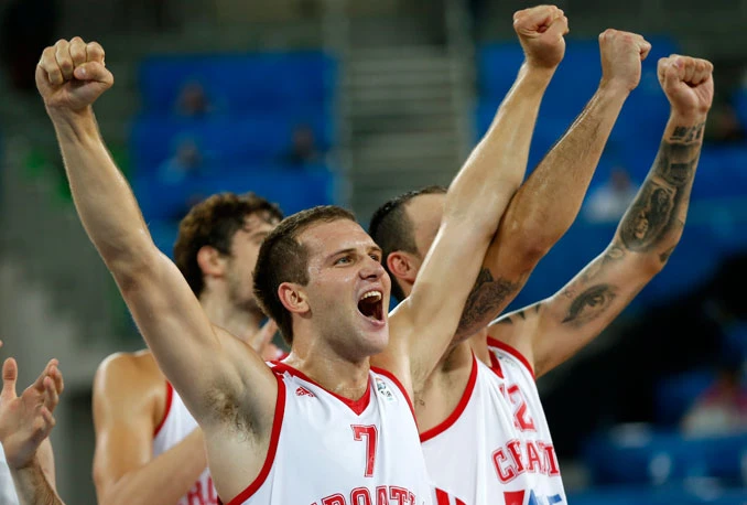 Bojan Bogdanović donirao Zrinjskom vrijednu sportsku opremu