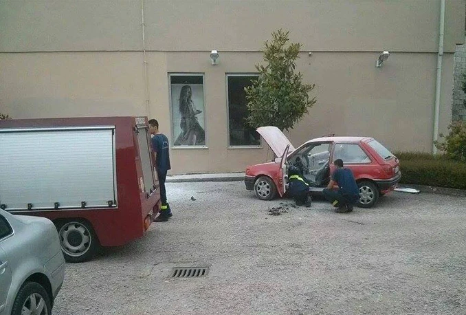 U središtu Čapljine gorio Ford Fiesta