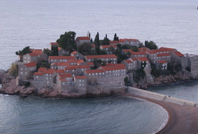 Internet ubija turističke agencije u Crnoj Gori
