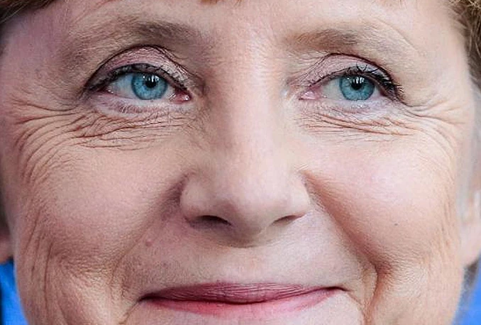 Angela Merkel Balkance sjeda za stol