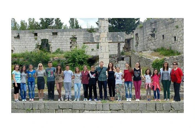 Stolački učenici odigrali modernu ''Pepeljugu''
