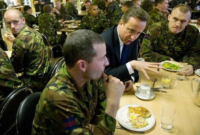 Britanski vojnici su debeli