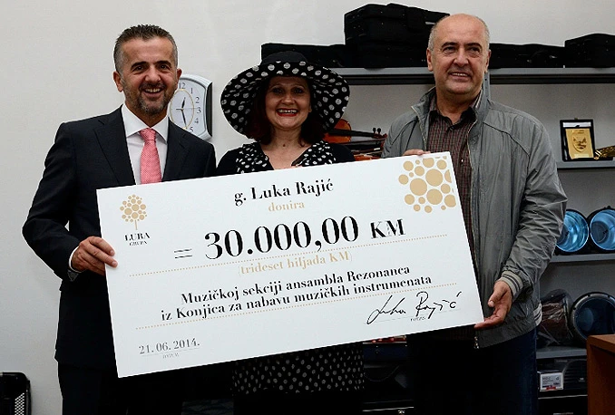 Luka Rajić donirao Muzičkom centru u Konjicu muzičke instrumente u vrijednosti od 30.000 KM
