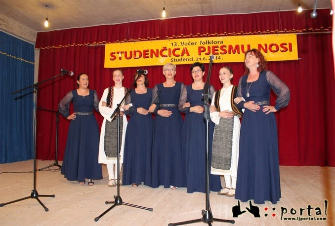 U Studencima održana trinaesta večer folklora