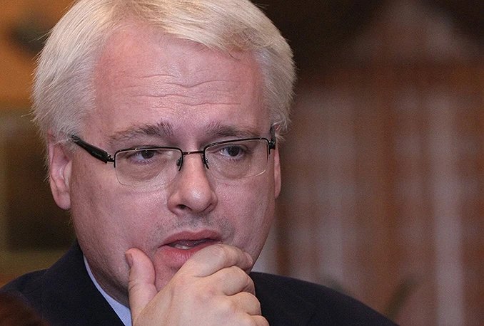 Josipović: Neprihvatljivo automatsko produljenje radnog vijeka za sve