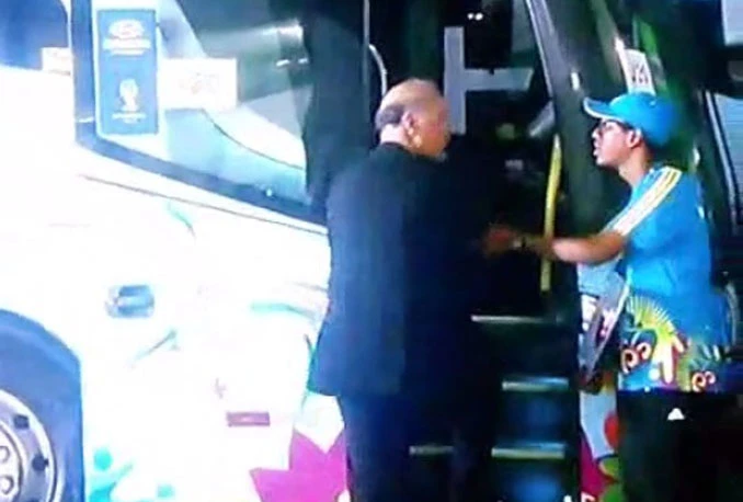 Del Bosque se pogubio: Španjolski izbornik htio ući u Čileov autobus!